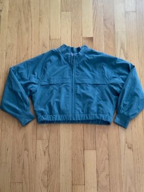 Athleta Moss Green Cropped Zip Jacket
